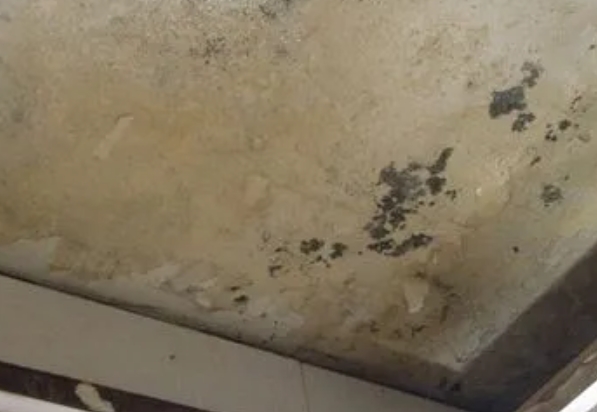 巴中市阳台漏水维修公司分享下巴中市卫生间渗水维修需要注意哪些问题。